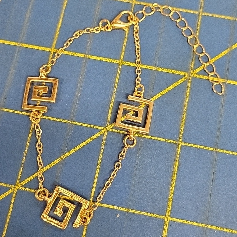 Design Gold Tone 7" + 2" Ext Bracelet